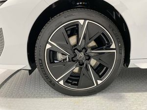 Peugeot 308 5P First Edition Eléctrico 115kW (156CV)  - Foto 2