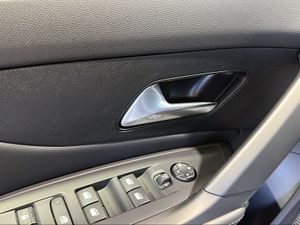 Peugeot 308 5P Allure Hybrid MHEV 145 e-DCS6  - Foto 2