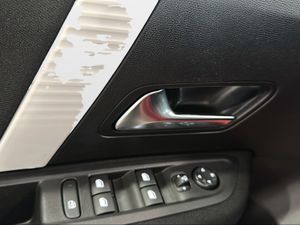 Citroën C4 Hybrid 145 ë-DCS6 Plus  - Foto 2