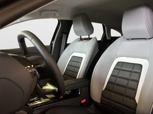 Citroën C4 Hybrid 145 ë-DCS6 Max  - Foto 2