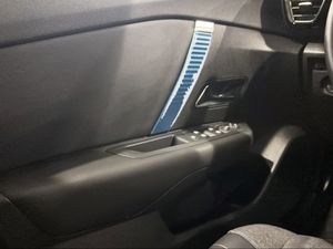 Citroën ë-C4 ë-C4 eléctrico 100kW 50kWh Shine  - Foto 2