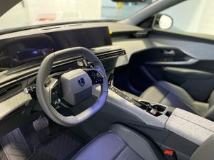 Peugeot 3008 Hybrid 1.2 107KW Allure Exclusive eDCS6  - Foto 2
