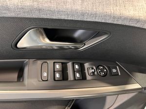Peugeot 3008 Hybrid 1.2 107KW Allure Exclusive eDCS6  - Foto 2