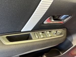 Citroën C4 Hybrid 145 ë-DCS6 Business Edition  - Foto 2