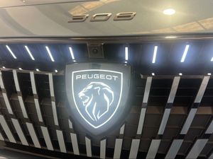 Peugeot 308 SW GT Hybrid 145 e-DCS6  - Foto 2