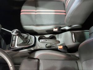 Peugeot 3008 Hybrid 300 e-EAT8 GT  - Foto 2