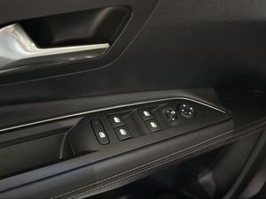 Peugeot 3008 1.2 PURETECH 96KW (130CV) ALLURE S&S  - Foto 2