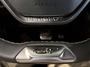 Peugeot e-2008 Eléctrico GT  - Foto 2