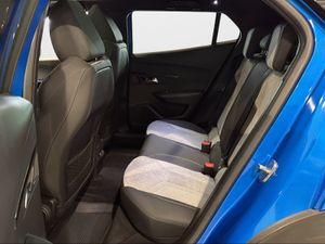 Peugeot e-2008 Eléctrico GT  - Foto 2