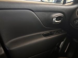 Jeep Renegade eHybrid Summit 1.5 MHEV 130hp AT EAWD  - Foto 2