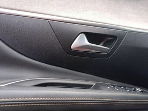 Peugeot 3008 1.5 BlueHDi 96kW S&S GT EAT8  - Foto 2