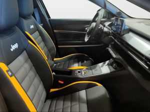 Jeep Avenger 1.2 eHybrid 4xe 145CV T. North Face  - Foto 2