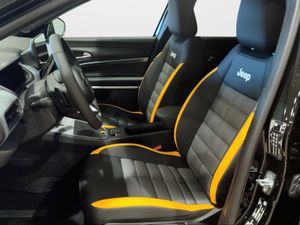 Jeep Avenger 1.2 eHybrid 4xe 145CV T. North Face  - Foto 2