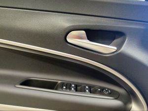 Jeep Avenger 1.2 eHybrid 4xe 107kW (145CV) Overland  - Foto 2