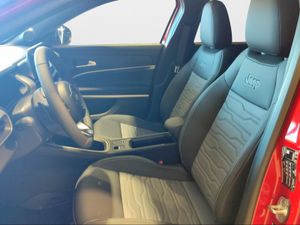 Jeep Avenger 1.2 eHybrid 4xe 107kW (145CV) Overland  - Foto 2