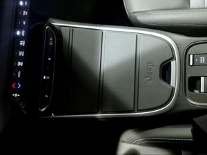 Jeep Avenger 1.2 eHybrid 4xe 107kW (145CV) Overland  - Foto 2