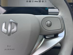 Leapmotor B10  B10 BEV 67.1kWh  Auto DesignProMax  - Foto 18
