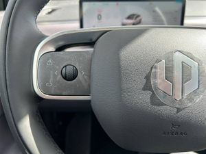 Leapmotor C10  C10 REEV 28.4 kWh  Auto Design  - Foto 16