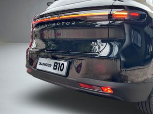 Leapmotor B10  B10 BEV 67.1kWh  Auto DesignProMax  - Foto 28