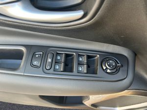 Jeep Renegade   1.0 Gasolina 88 kW (120 CV) Limited  - Foto 15