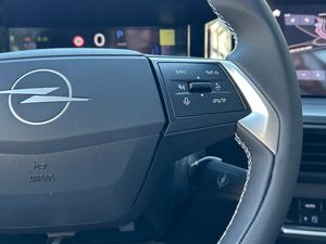 Opel Frontera  1.2T XHT Hybrid eDCT6 107kW GS  - Foto 17