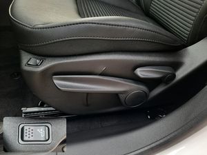 Jeep Compass  4Xe 1.3 PHEV 140kW(190CV)  AT AWD Limited  - Foto 18