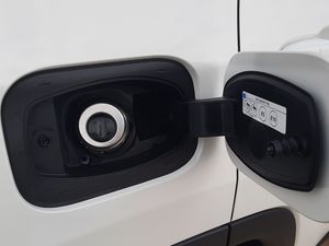 Jeep Compass  4Xe 1.3 PHEV 140kW(190CV)  AT AWD Limited  - Foto 47