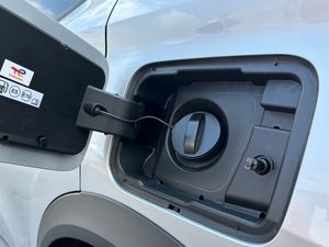 Opel Frontera  1.2T XHT Hybrid eDCT6 81kW GS  - Foto 28