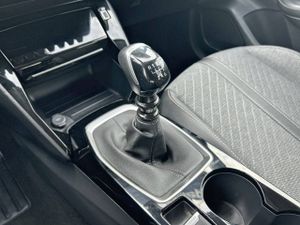 Peugeot 208   Gasolina 100 S&S 6 Vel. MAN Allure  - Foto 15