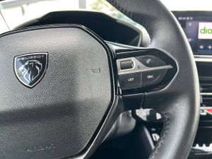 Peugeot 208   Gasolina 100 S&S 6 Vel. MAN Allure  - Foto 16