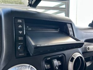Jeep Wrangler  3.6 V6  Auto Sahara  - Foto 21