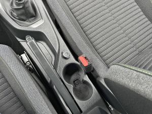 Peugeot 2008   Gasolina 100 S&S 6 Vel. MAN Allure  - Foto 23