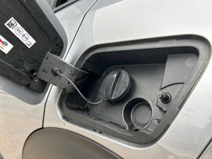 Peugeot 2008   Gasolina 100 S&S 6 Vel. MAN Allure  - Foto 26