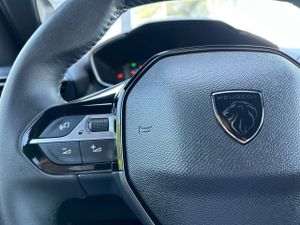 Peugeot 2008   Gasolina 100 S&S 6 Vel. MAN Allure  - Foto 18