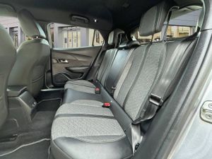 Peugeot 2008   Puretech 130 S&S EAT8 Allure  - Foto 11