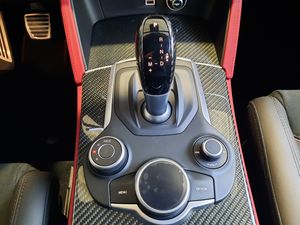 Alfa Romeo Stelvio  2.9 Gasolina 375kW (510CV) Quadrifogl Q4 Quadrifoglio  - Foto 18
