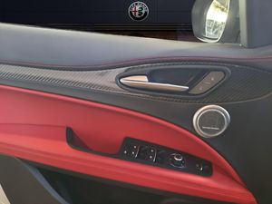 Alfa Romeo Stelvio  2.9 Gasolina 375kW (510CV) Quadrifogl Q4 Quadrifoglio  - Foto 23