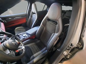 Alfa Romeo Stelvio  2.9 Gasolina 375kW (510CV) Quadrifogl Q4 Quadrifoglio  - Foto 32