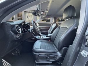 Alfa Romeo Stelvio  2.2 Diésel 140kW (190CV)  Q4 Sprint  - Foto 10