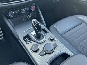Alfa Romeo Stelvio  2.2 Diésel 140kW (190CV)  Q4 Sprint  - Foto 15