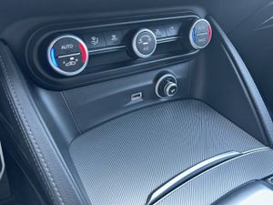 Alfa Romeo Stelvio  2.2 Diésel 140kW (190CV)  Q4 Sprint  - Foto 20