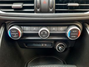 Alfa Romeo Giulia Giulia GTAM 2.9T V6 397kW (540CV)   AT GTAM  - Foto 42