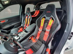 Alfa Romeo Giulia Giulia GTAM 2.9T V6 397kW (540CV)   AT GTAM  - Foto 45