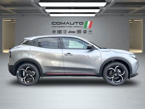 Alfa Romeo Junior  Ibrida  107kW (145CV) Speciale  - Foto 5