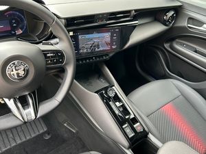 Alfa Romeo Junior  Ibrida  107kW (145CV) Speciale  - Foto 24
