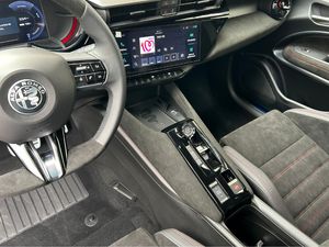 Alfa Romeo Junior  Elettrica  207kW (280CV) Veloce  - Foto 21