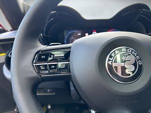 Alfa Romeo Junior  Ibrida 108kW (145CV) -  - Foto 17
