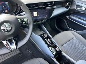Alfa Romeo Junior  Ibrida 108kW (145CV) -  - Foto 21