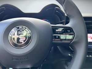Alfa Romeo Junior  Ibrida 108kW (145CV) -  - Foto 18