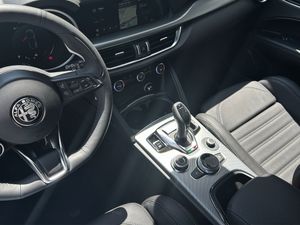 Alfa Romeo Stelvio  2.0 Gasolina 206kW (280CV)  Q4 Veloce  - Foto 21